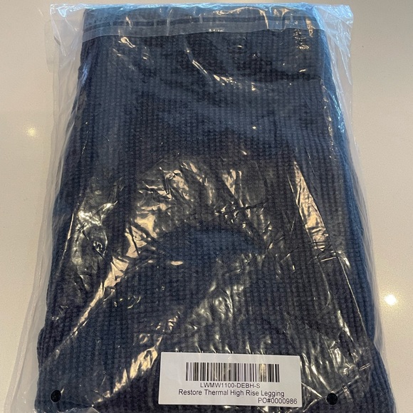 LUNYA relaxed thermal high rise legging - Picture 3 of 8